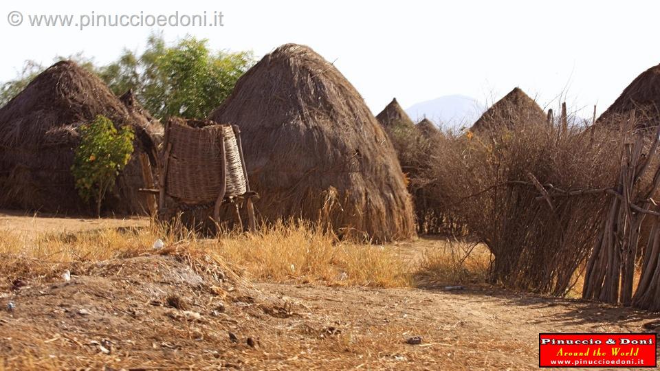 Ethiopia - Kortcho - Capanne Karo - 38.jpg
